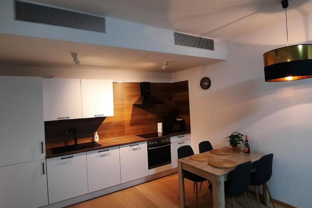 Sky-Park Flat&Parking Apartment Bratislava Exterior photo